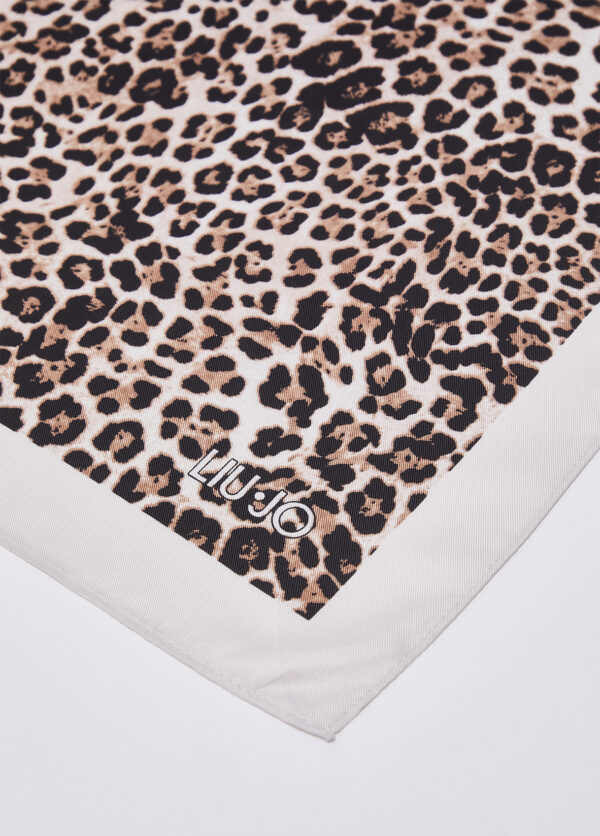 Triangular bandana
