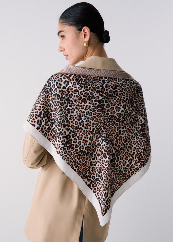 Triangular bandana