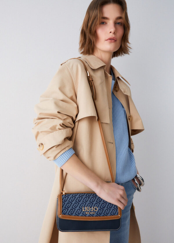 Bolsa transversal pequena em jeans jacquard