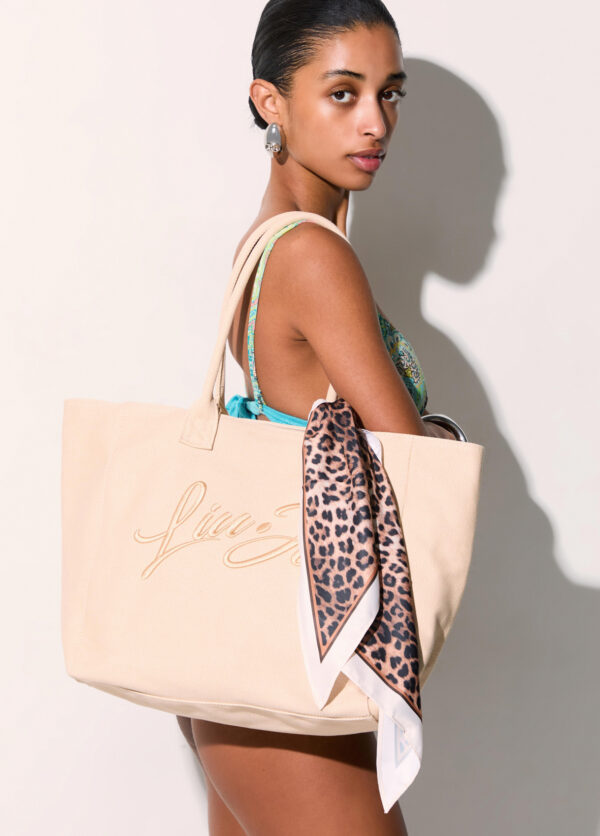 Bolsa grande com lenço